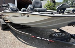 Tracker Pro Team 195 TXW Tournament Edition 2024 Tracker Pro Team 195 TXW Tournament Edition boat on trailer, parked outdoors.
