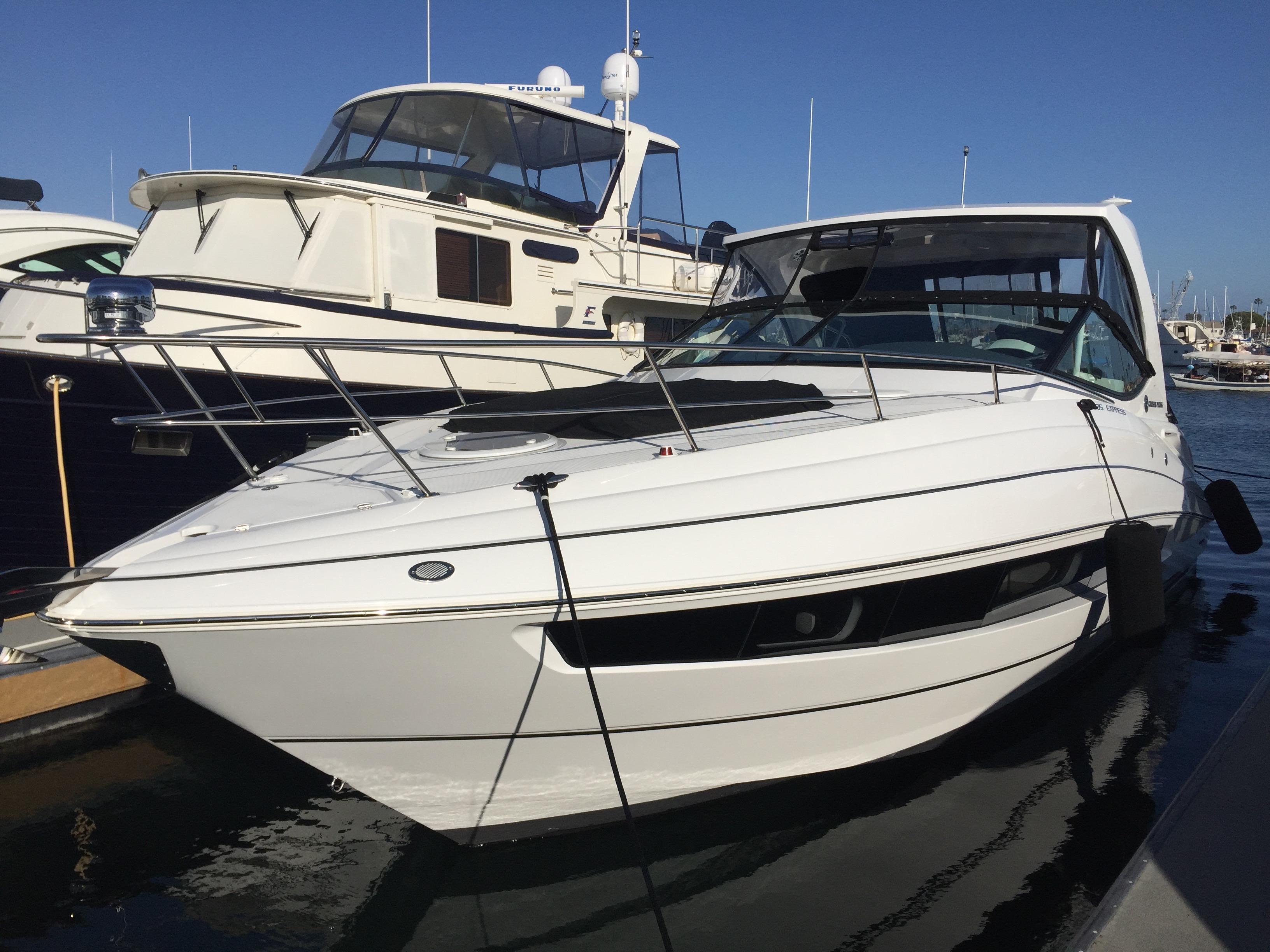 Cruisers Yachts 35 Express