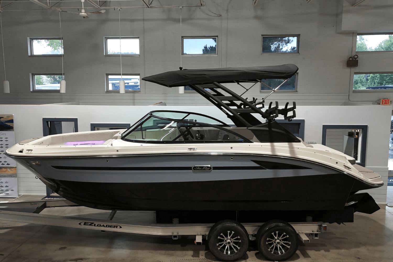 2026 Sea Ray SDX 230 Surf