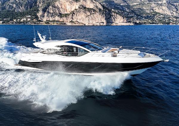 2019 Sunseeker Predator 74