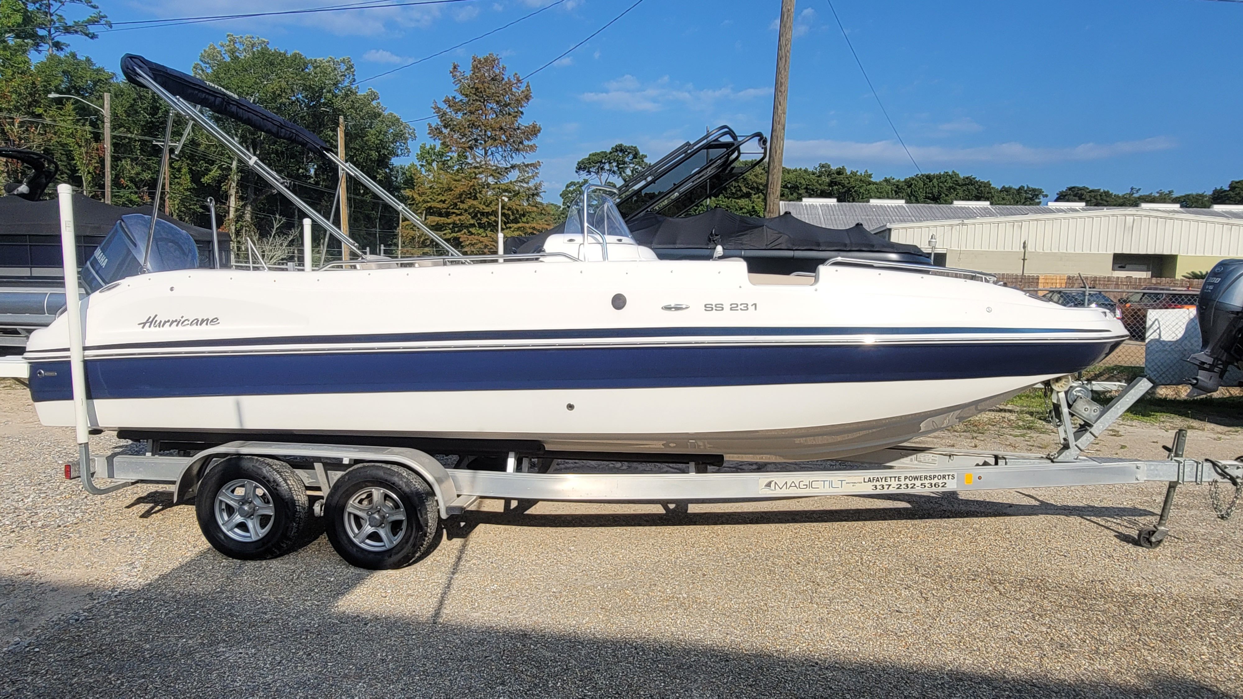 2023 Hurricane SunDeck Sport 231 OB