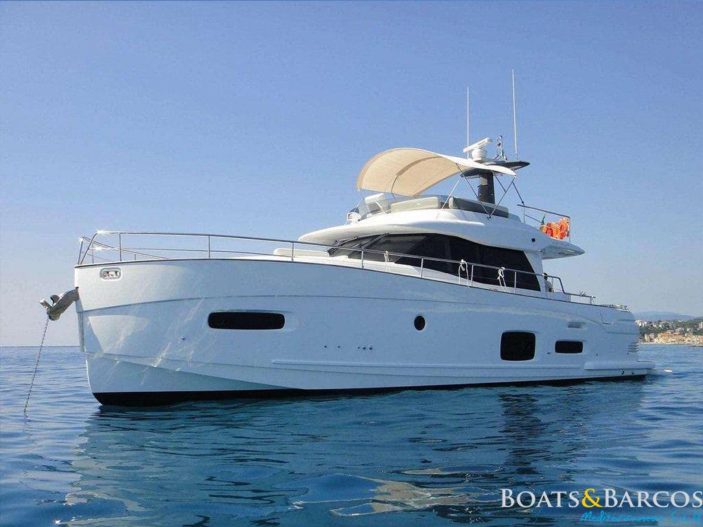 2015 Azimut Magellano 53