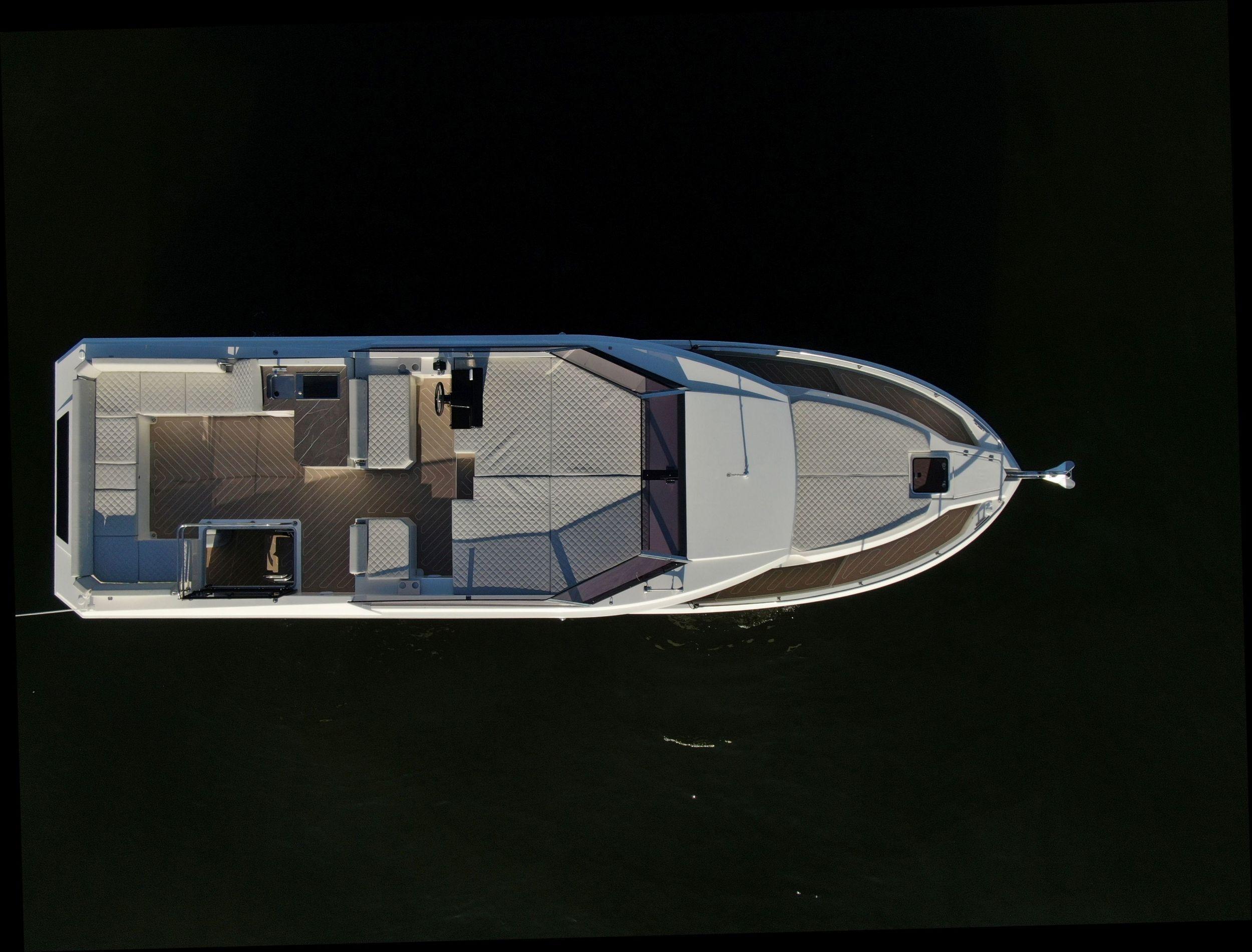2025 Cobra Yachts Campione 41 Fly