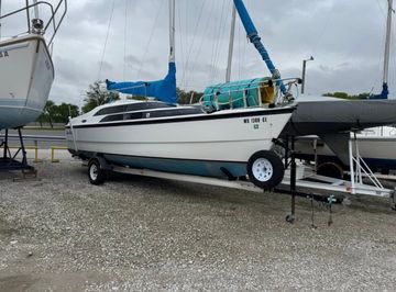 2011 MacGregor 26
