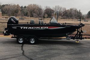 Tracker Targa V-18 Combo 2026 Tracker Targa V-18 Combo boat on trailer, parked outdoors.