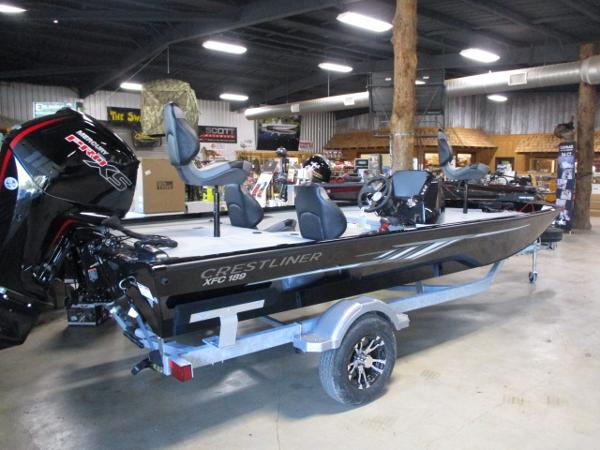 Crestliner CXFC18 2024 Crestliner CXFC18 fishing boat on display in showroom.