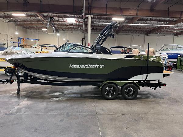 2024 MasterCraft XT23