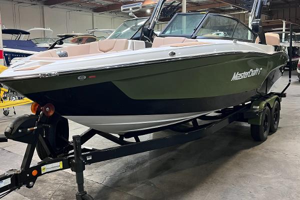 2024 MasterCraft XT23