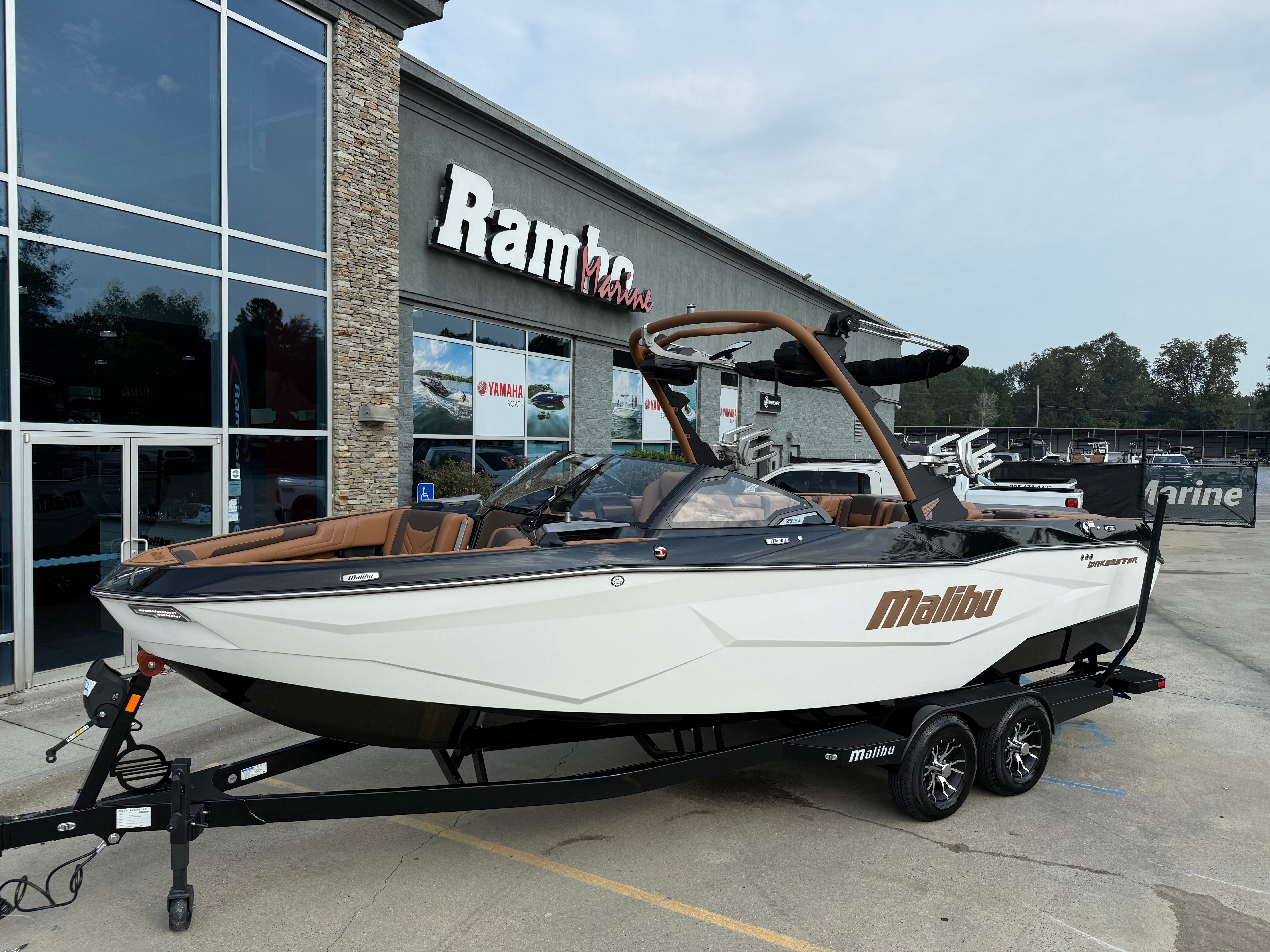 Malibu Wakesetter 25 LSV 2025 MALIBU 25 LSV - Image 1
