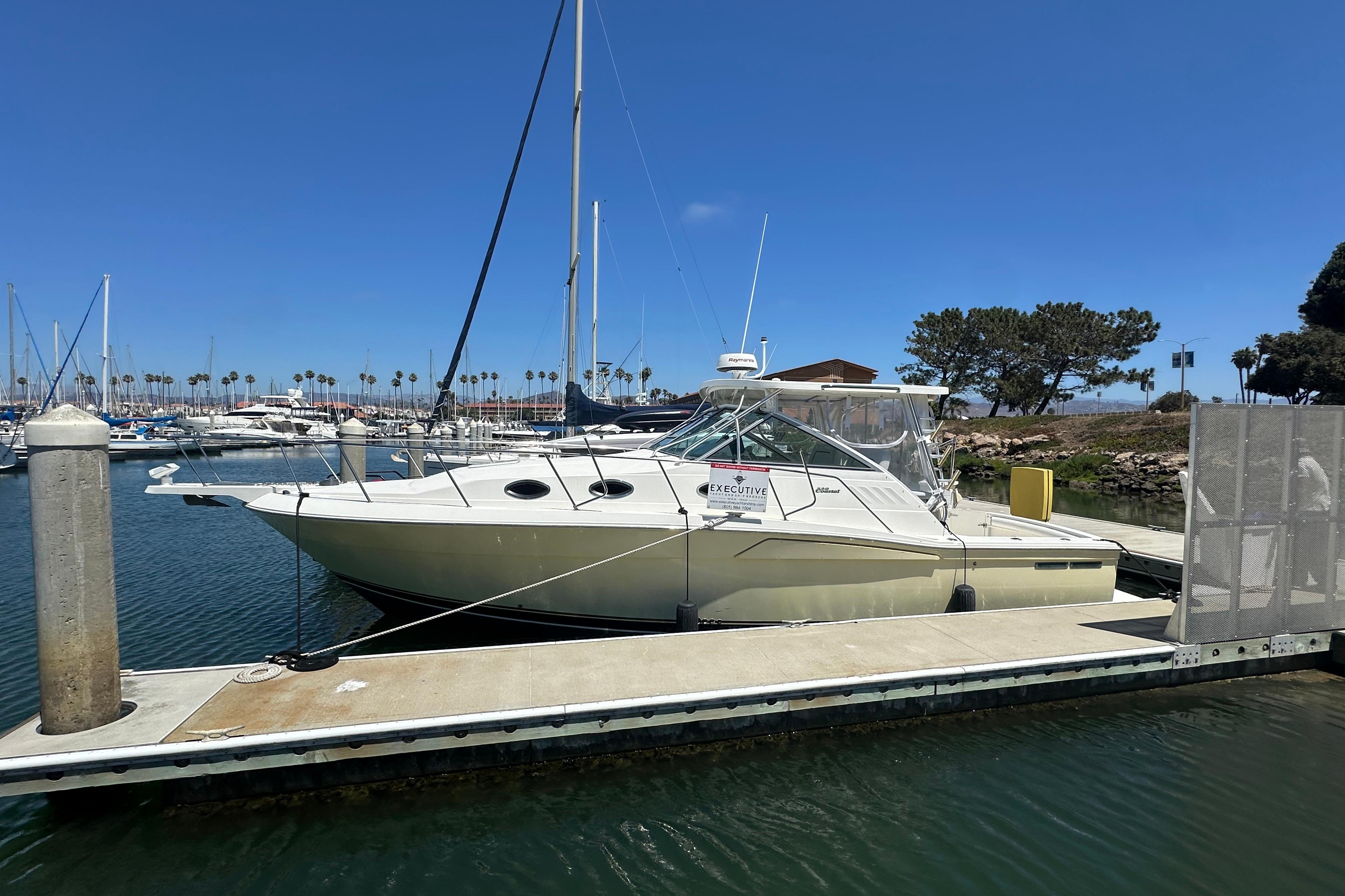 2003 Wellcraft 330 Coastal