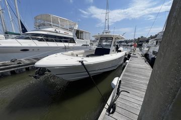 2023 Boston Whaler 330 Outrage