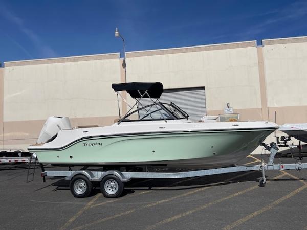 2025 Bayliner TROPHY 22 SC