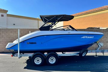 2023 Yamaha Boats AR220