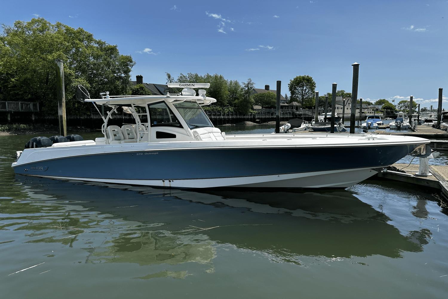 2016 Boston Whaler 370 Outrage