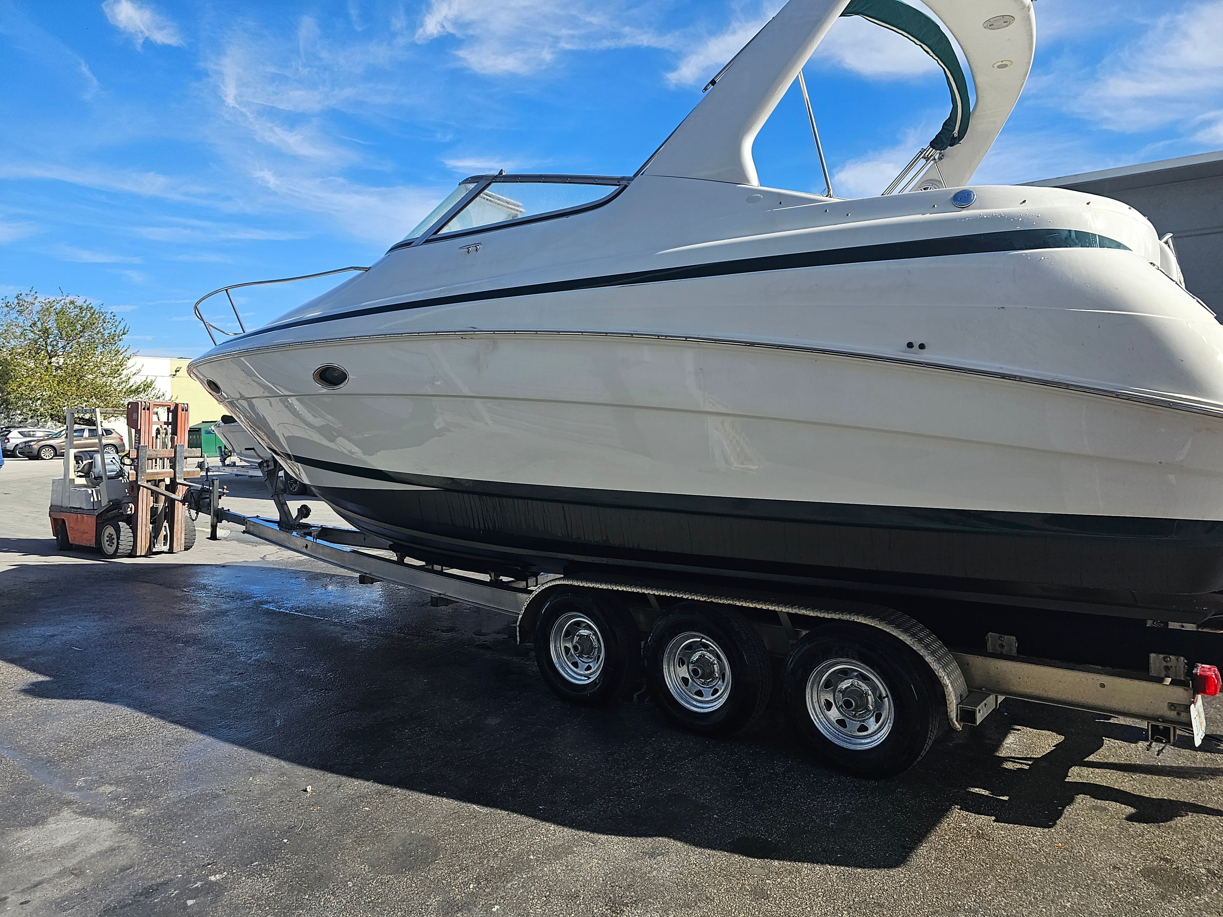 1999 Chris-Craft 320 Express Cruiser