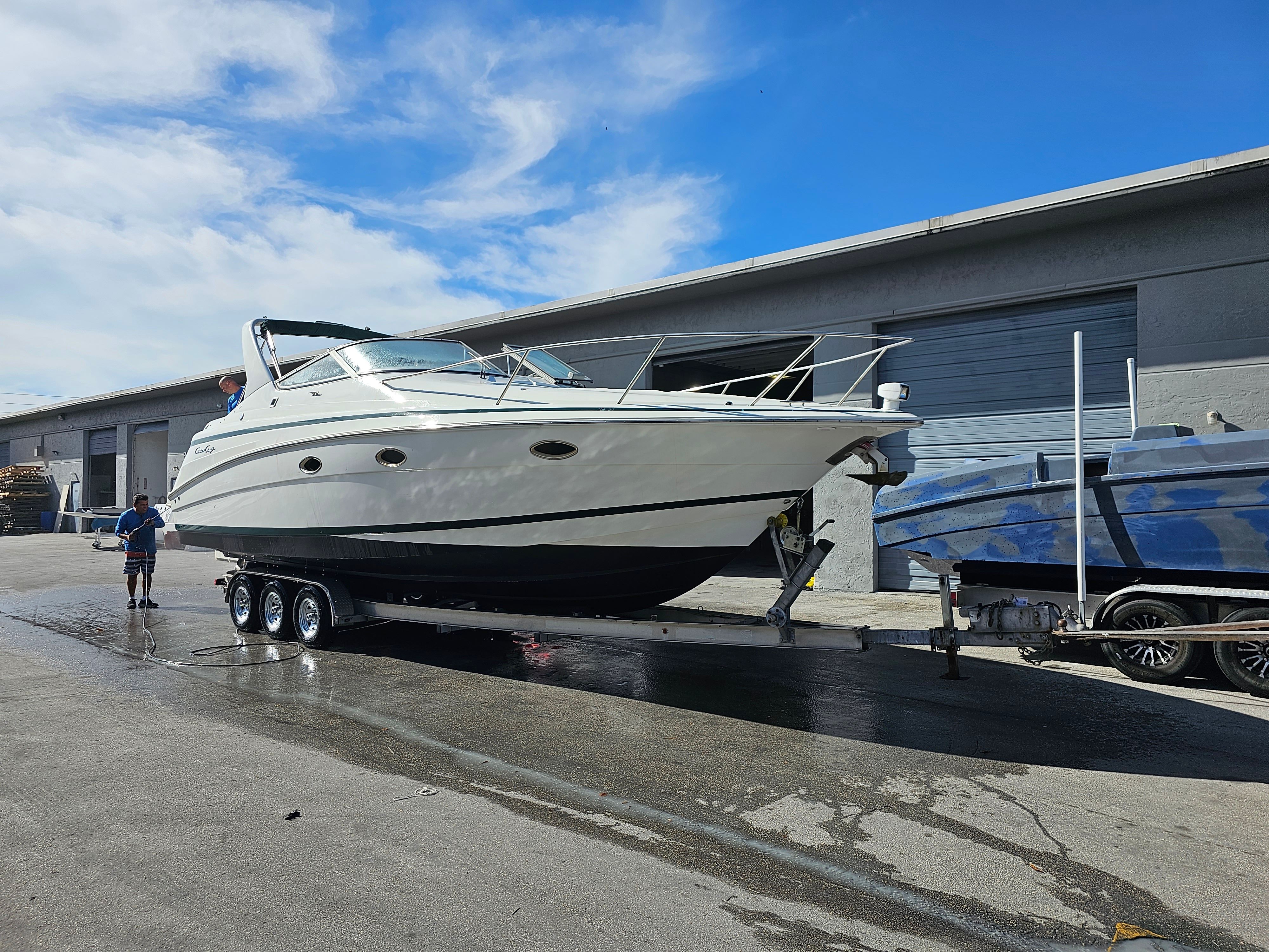 1999 Chris-Craft 320 Express Cruiser