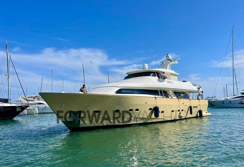 2000 Custom Line Navetta 27