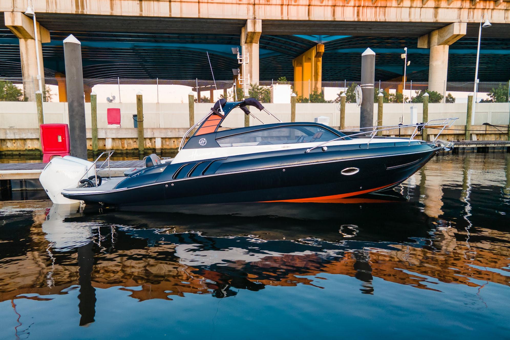 2024 Hanover 305 Matte Black