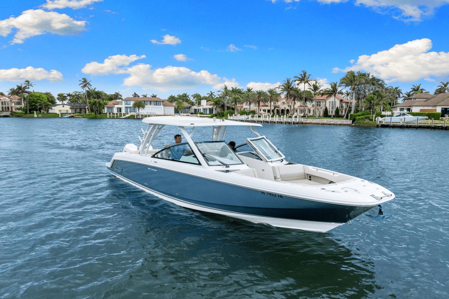 Boston Whaler 320 Vantage