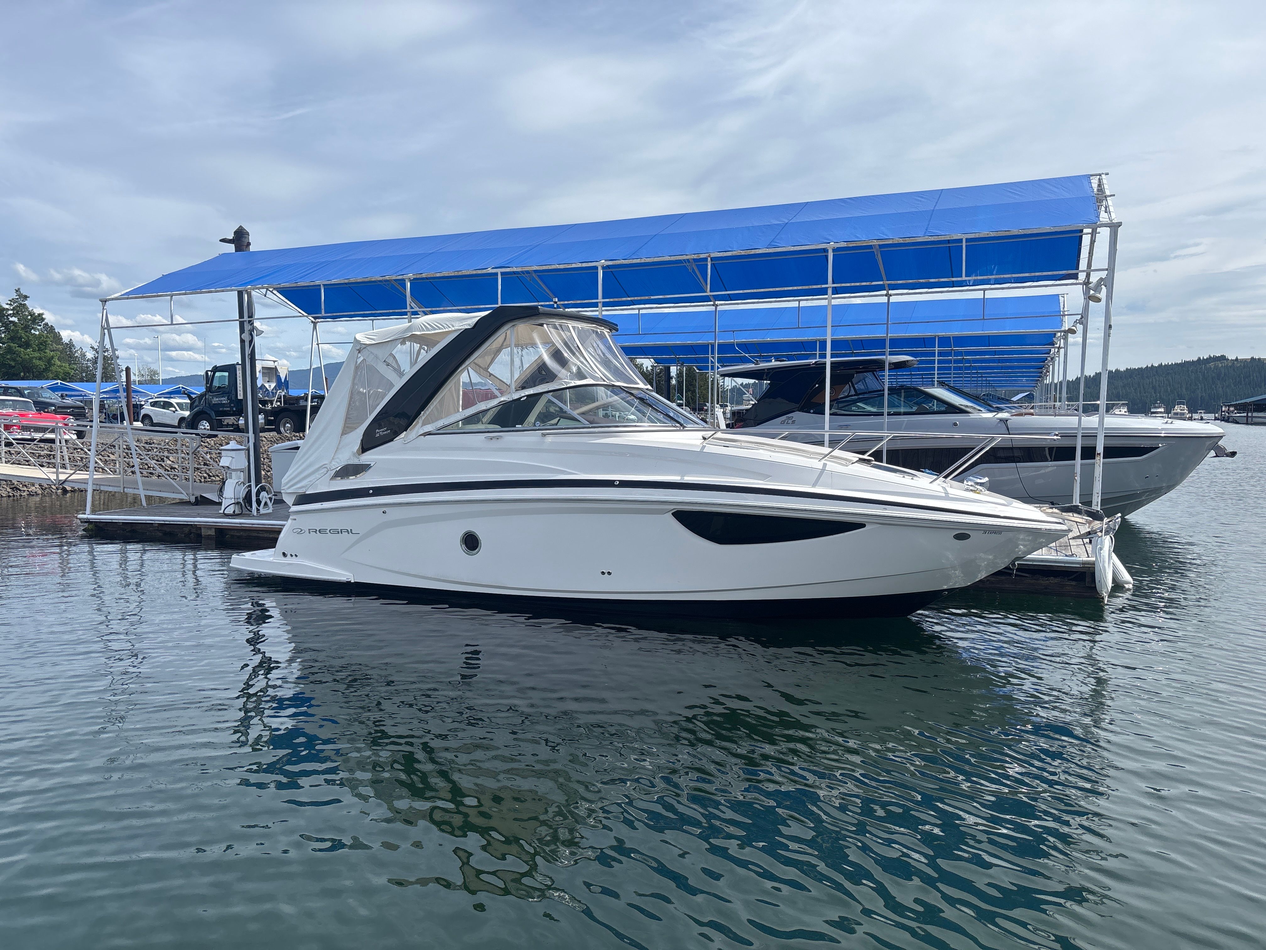 2025 Regal 28 Express