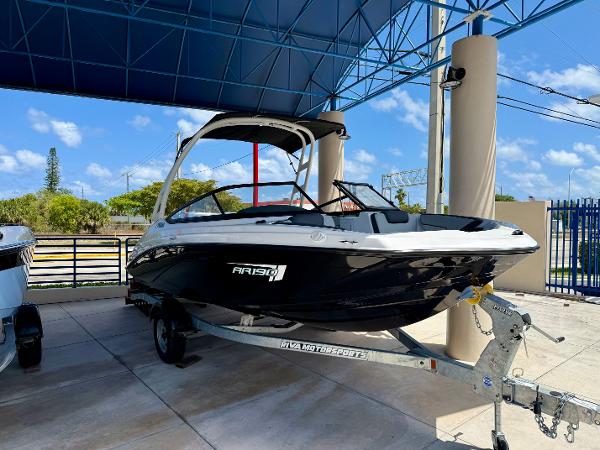 2025 Yamaha Boats AR190