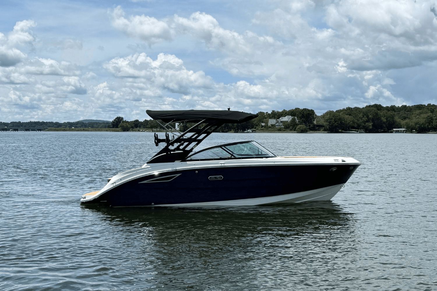 2026 Sea Ray SDX 230 Surf