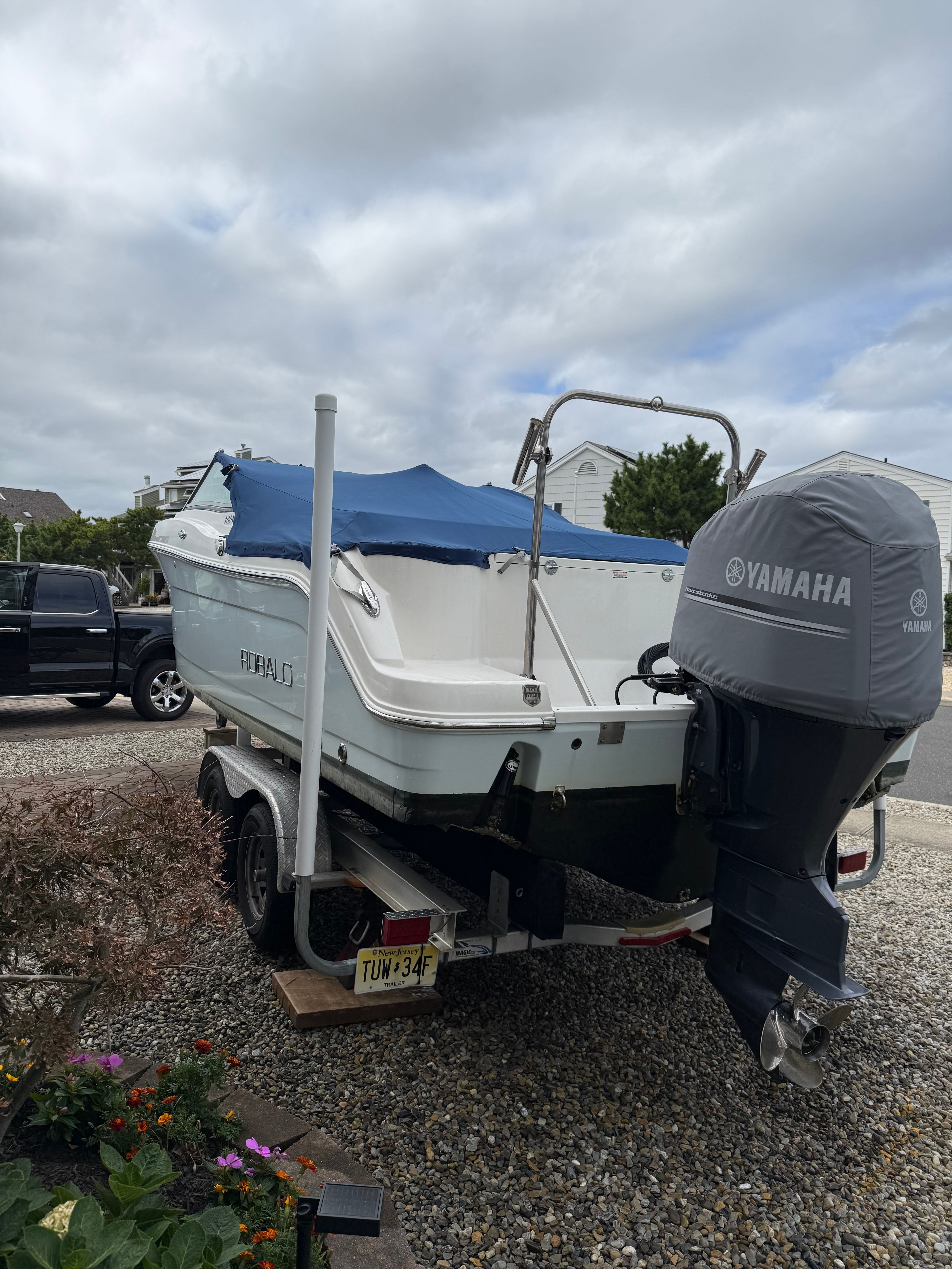 2016 Robalo R247 Dual Console