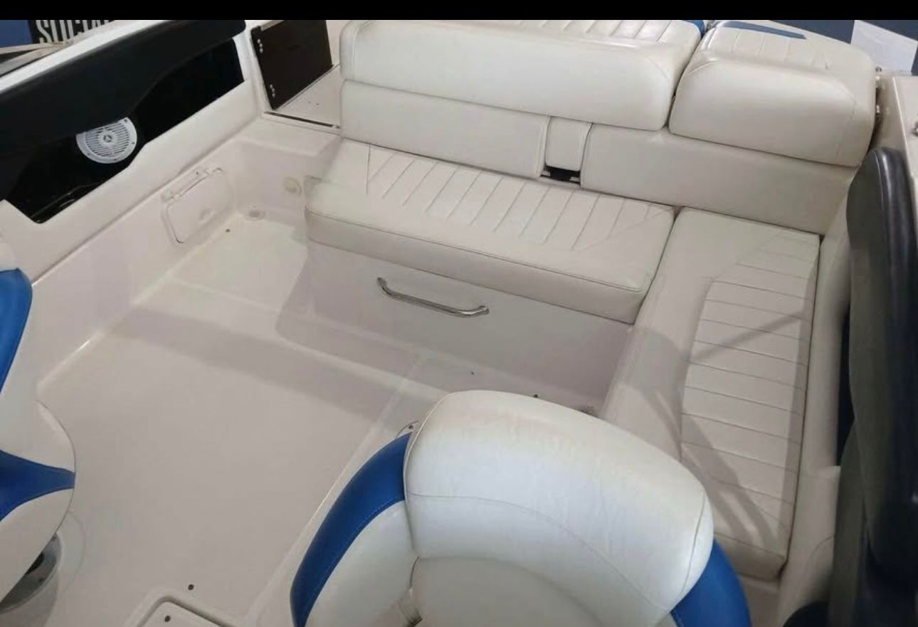 2012 Regal 2200 Bowrider