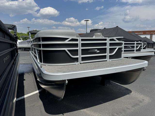 2025 Bennington 22 SL - L Bench - Tritoon