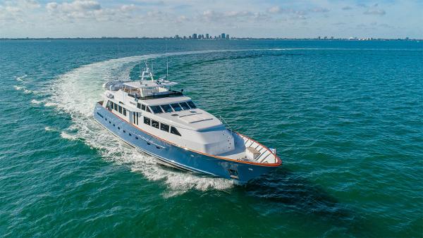 Burger Raised Pilothouse