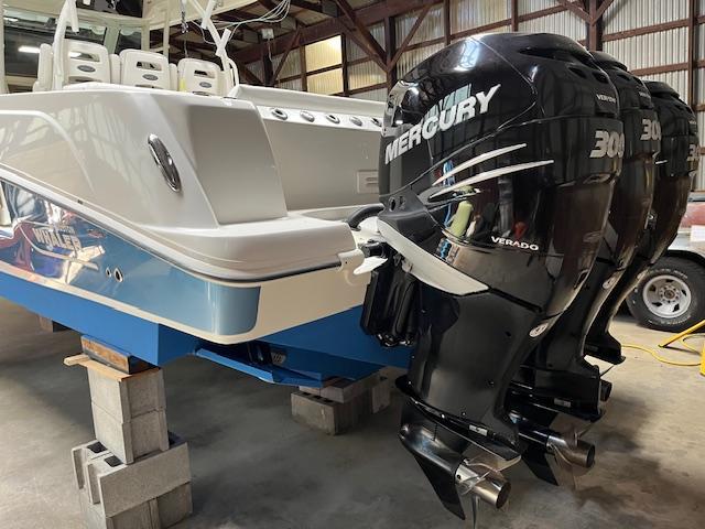 2009 Boston Whaler 370 Outrage