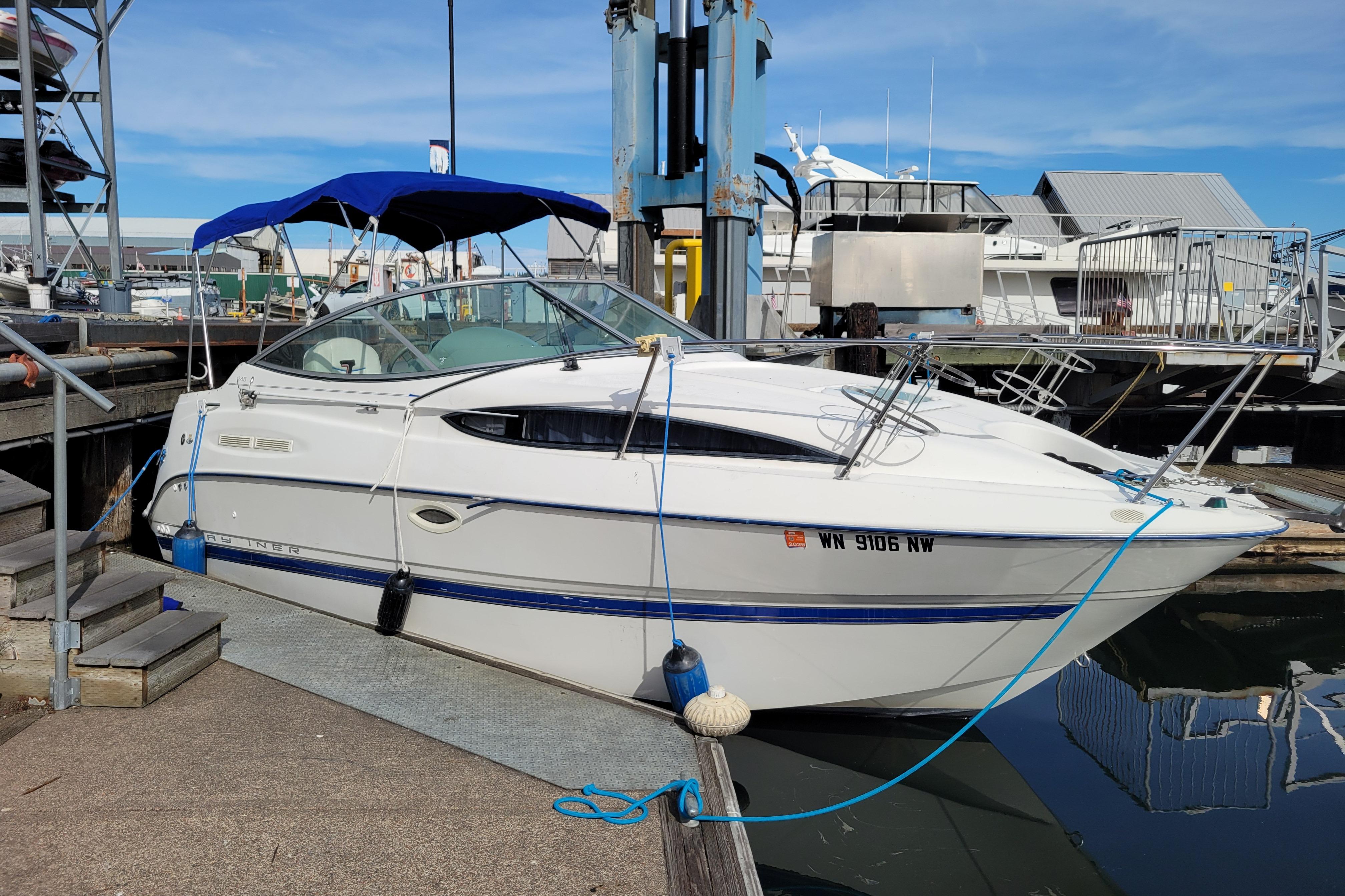 2007 Bayliner 245 Cruiser
