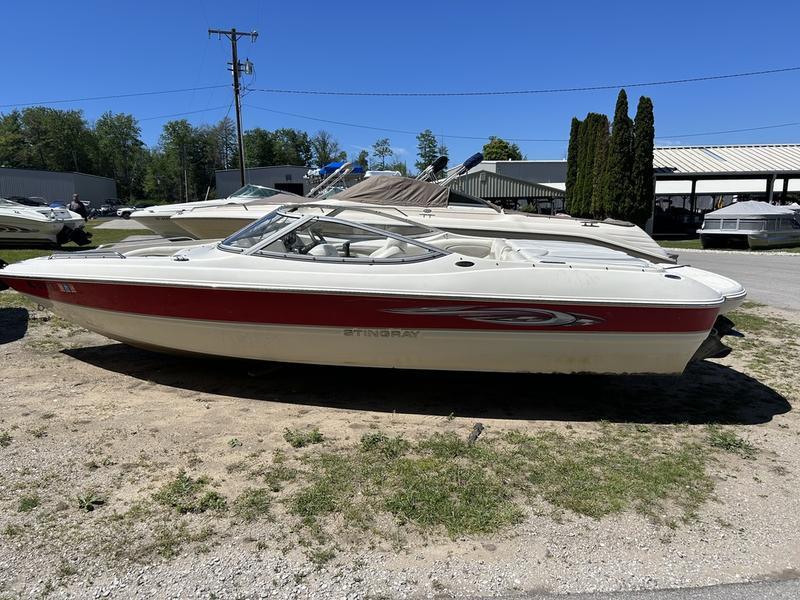 2007 Stingray 210LR