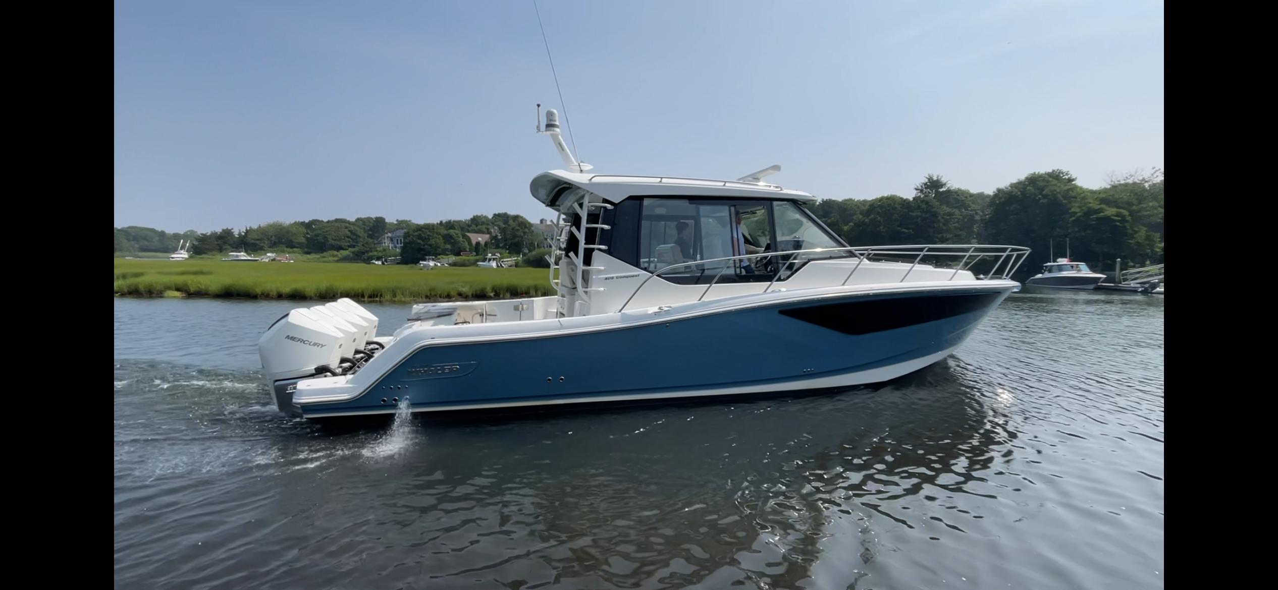 2021 Boston Whaler 405 Conquest