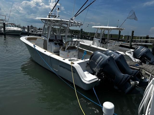 2018 Sportsman Open 252 Center Console