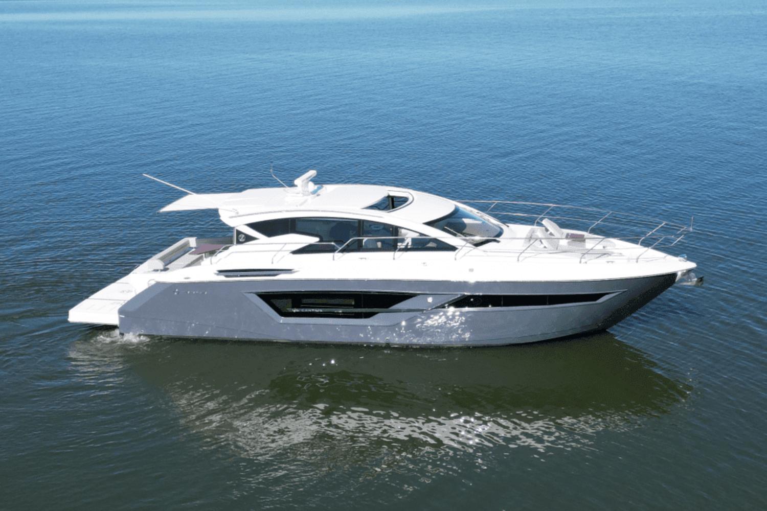Cruisers Yachts 46 Cantius