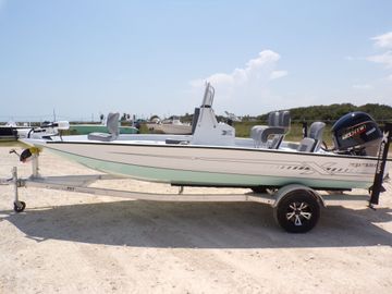 2025 Xpress H20B Bay