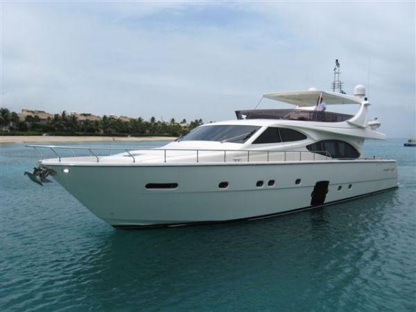 2008 Ferretti Yachts 780