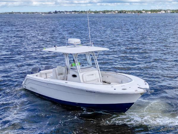 2014 Robalo R300 Center Console