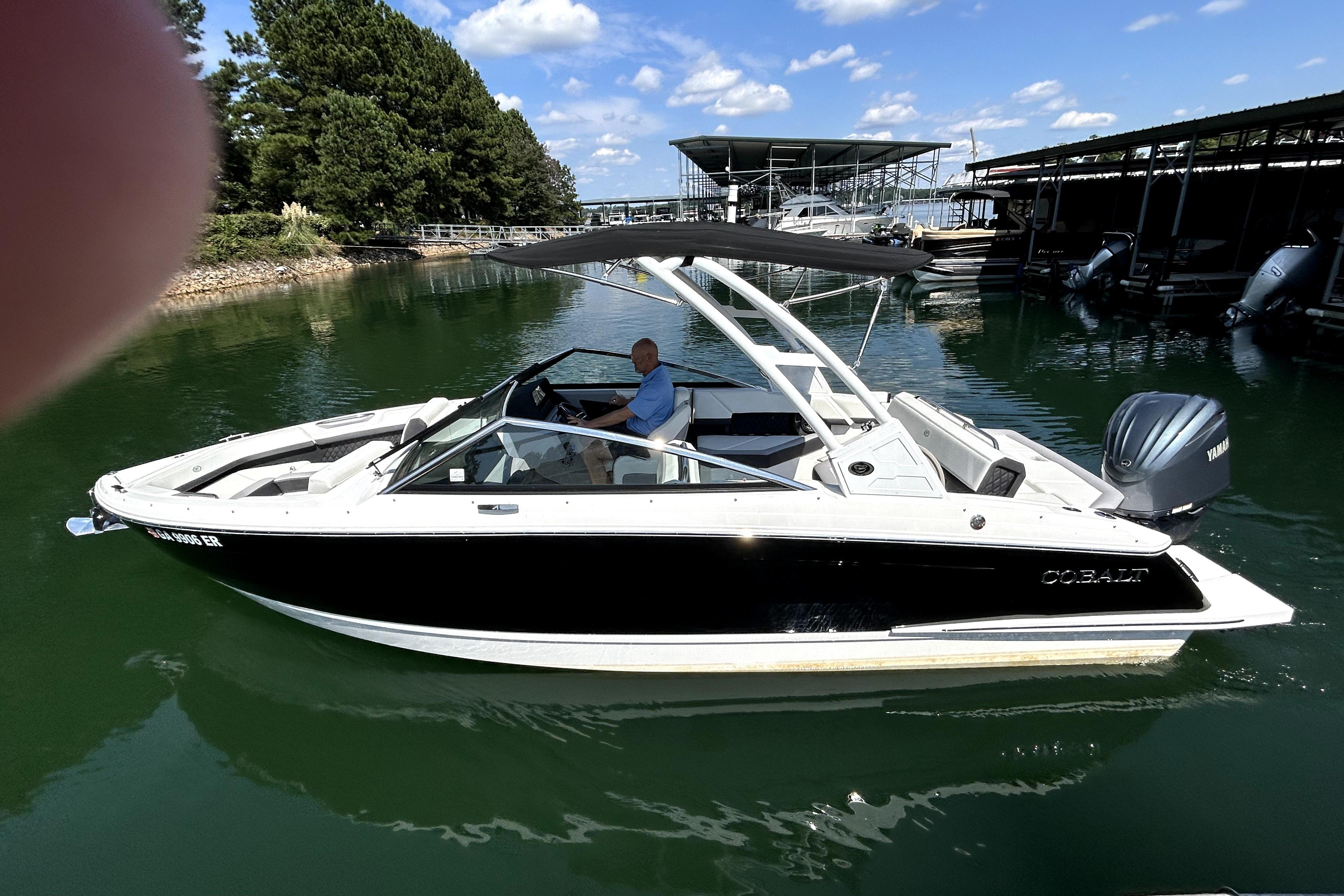 2023 Cobalt R4 Outboard