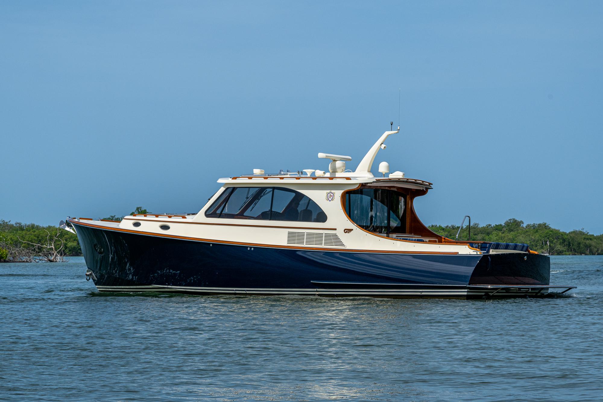 2021 Hinckley Talaria 43 Motoryacht