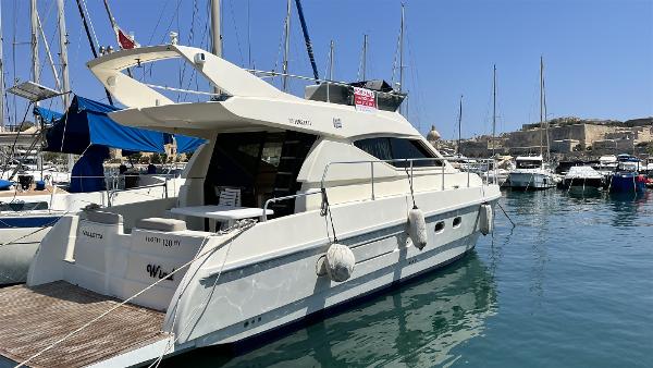 1993 Ferretti Yachts 120 Fly