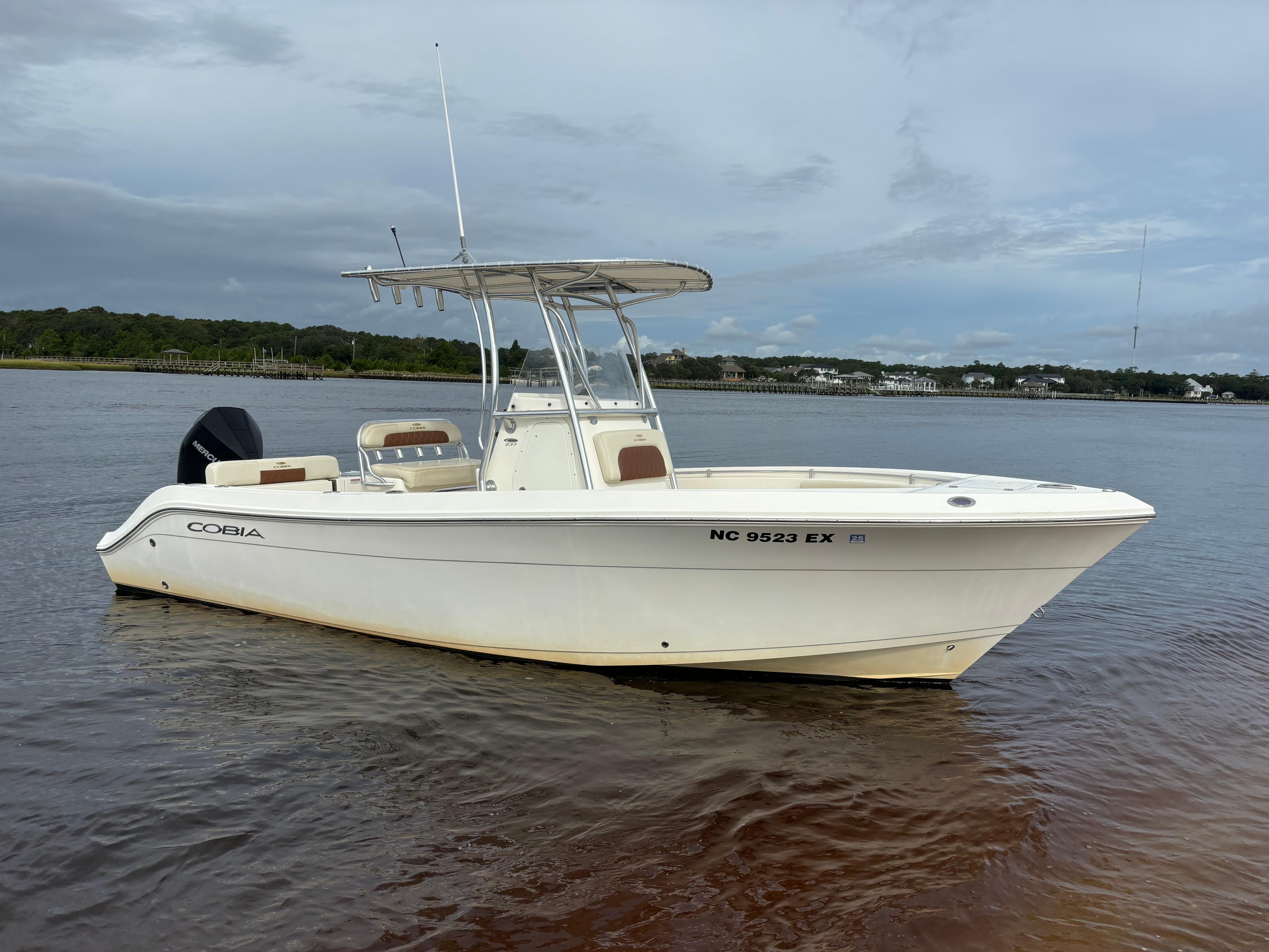 2022 Cobia 237 Center Console