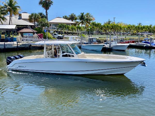 2019 Boston Whaler 380 Outrage