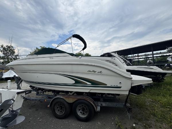 2000 Sea Ray 240 Weekender