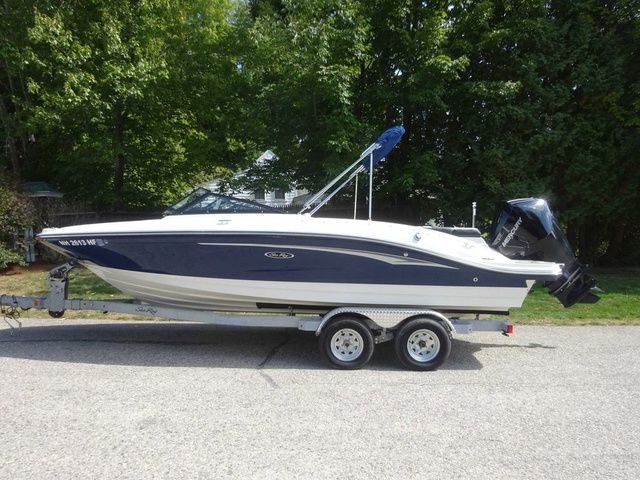 2022 Sea Ray SPX 210 Outboard