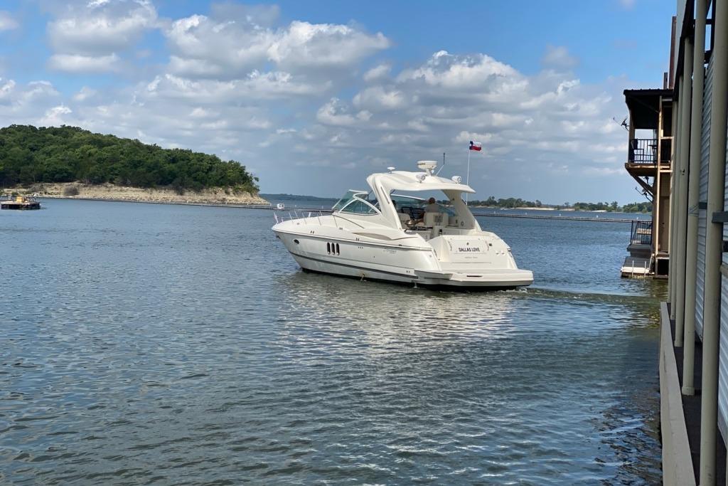 2006 Cruisers Yachts 420 Express