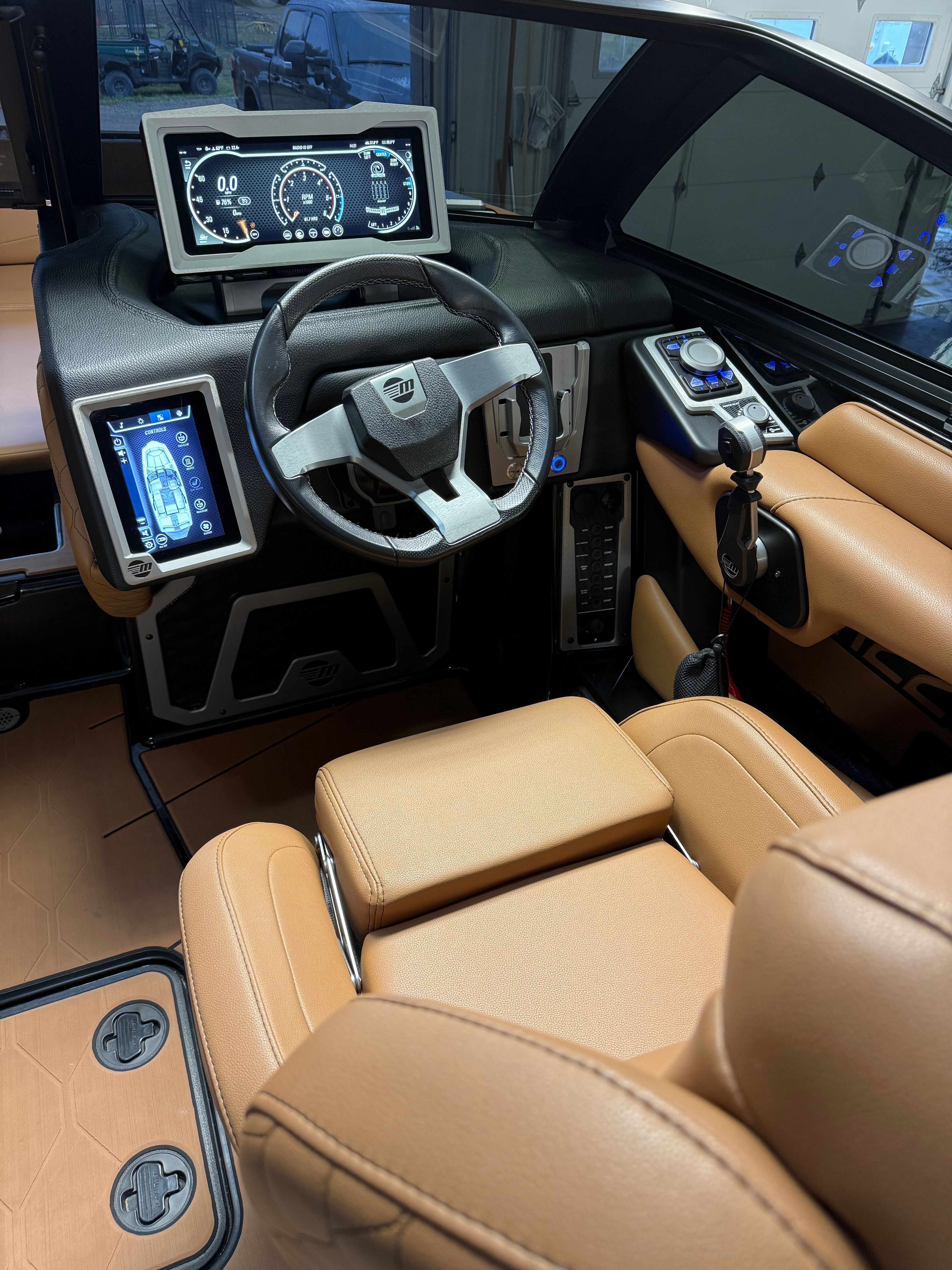 2023 Malibu M220