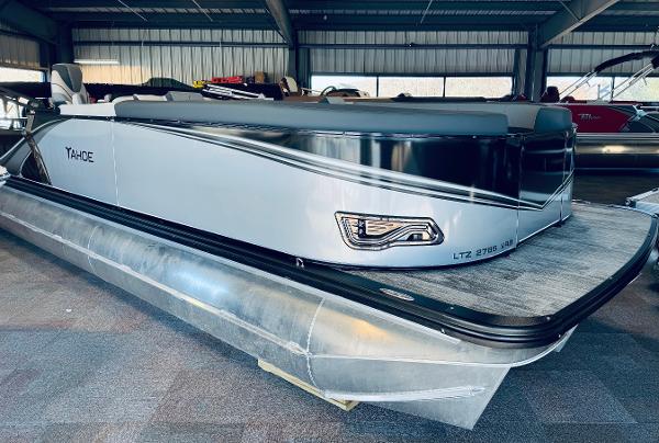 2025 Tahoe Pontoon LTZ Versitale Rear Bench