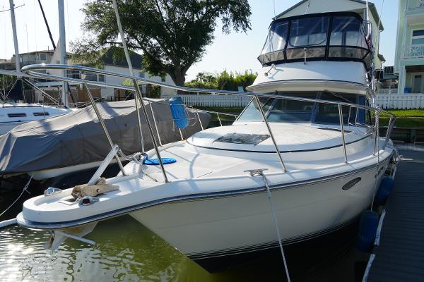 1989 Tiara Yachts 3100 Flybridge